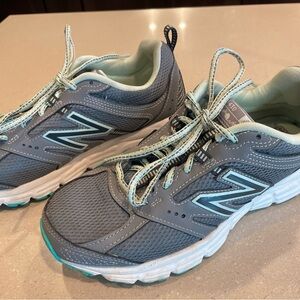 EUC New Balance women’s Tennis Shoes